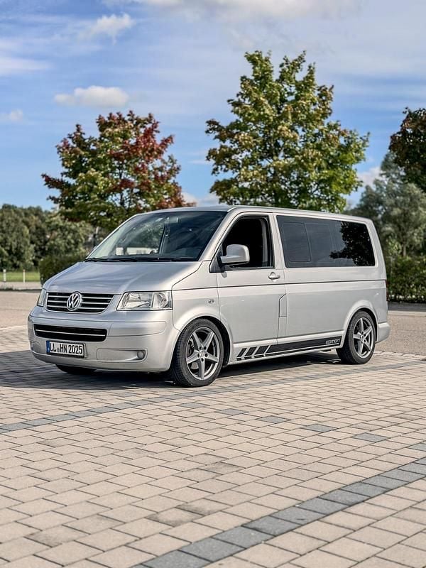 Silber Gebraucht 2004 VW T5 Van | 7.999 € (Etwas zu teuer) - Bild 1/4