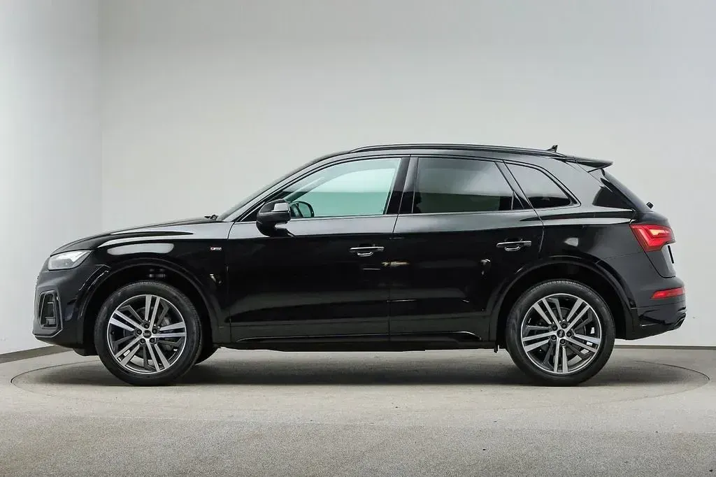 Gebraucht Audi Q5 S-Line 265 PS (194 kW) 2022 Mythosschwarz metallic (metallic) SUV
