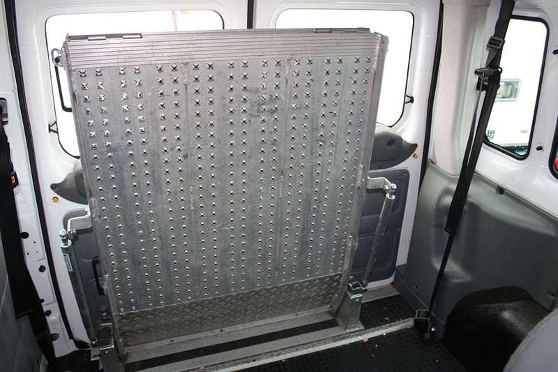 Rot Gebraucht 2019 Ford Transit Trend Kombi | 16.990 € (Fairer Preis) - Bild 1/1