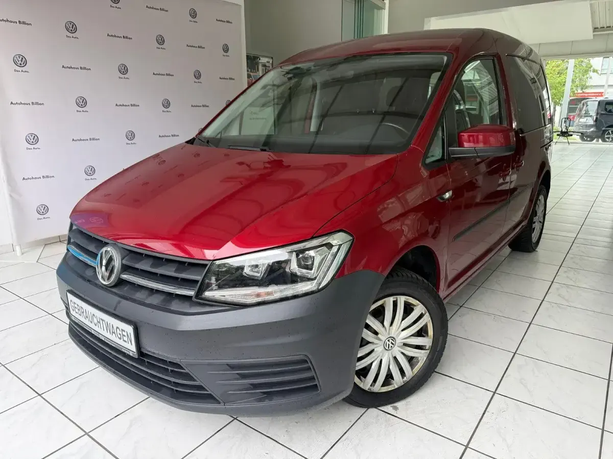 Gebraucht VW Caddy Trendline 150 PS (110 kW) 2019 Rot Van / Kleinbus