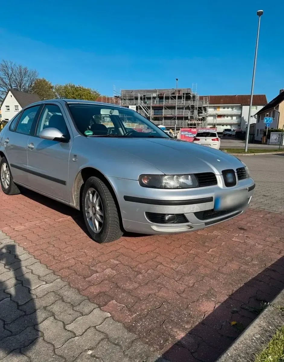 Usata Seat Leon 105 CV (77 kW) 2003 Argento Utilitaria