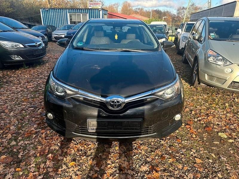 Schwarz Gebraucht 2016 Toyota Auris Edition-S Limousine | 7.950 € (Guter Preis) - Bild 1/4