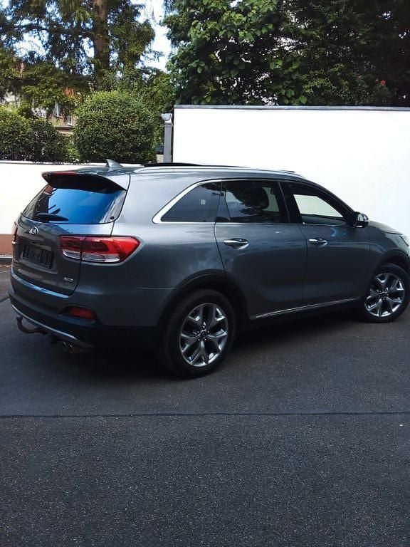 Gebraucht Kia Sorento 200 PS (147 kW) 2016 Grau SUV