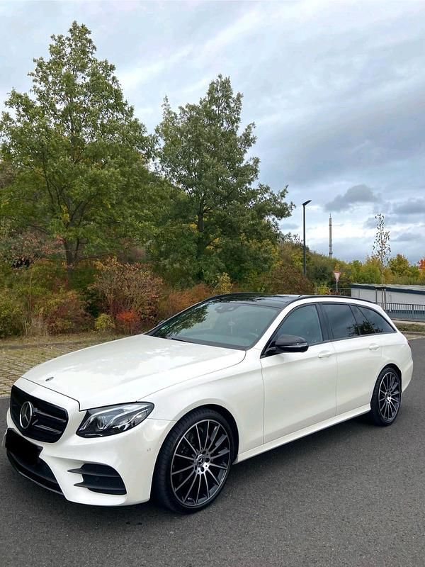 Gebraucht Mercedes E220 AMG line 194 PS (142 kW) 2018 Weiß Kombi