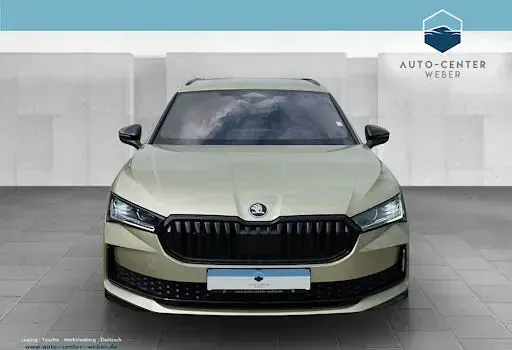 Neu Skoda Superb SportLine 150 PS (110 kW) 2025 Beige Kombi