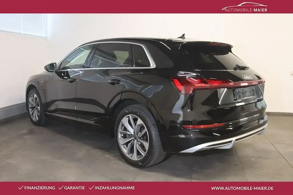Usata Audi e-tron S-Line 300 kW (408 CV) 2023 Nero SUV