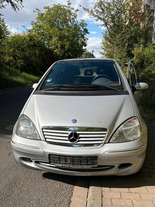 Grau Gebraucht 2001 Mercedes A160 Kleinwagen | 1.600 € (Fairer Preis) - Bild 1/4