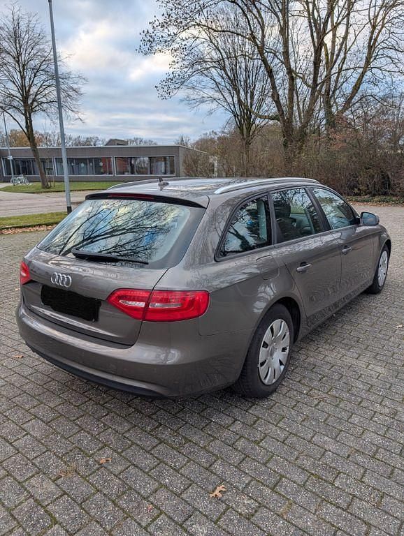 Gebraucht Audi A4 Ambiente 136 PS (100 kW) 2014 Grau Kombi