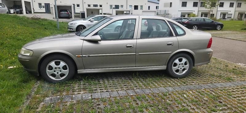 Gebraucht Opel Vectra 101 PS (74 kW) 1999 Grau Limousine
