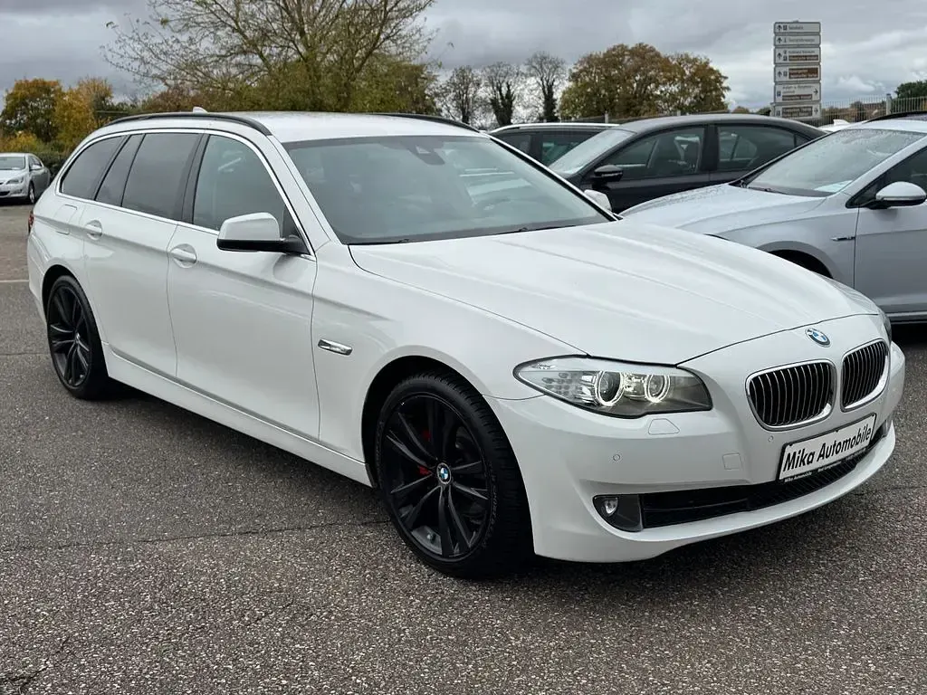 Gebraucht BMW 520 Sport Line 184 PS (135 kW) 2013 Weiß Kombi