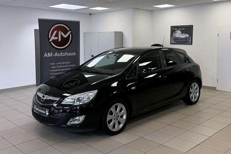 Schwarz Gebraucht 2011 Opel Astra Edition Kleinwagen | 3.499 € (Superpreis) - Bild 1/4