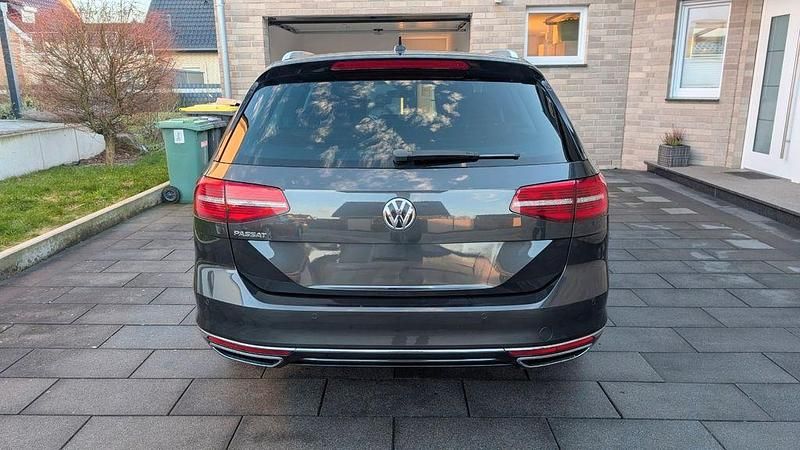 Gebraucht VW Passat Highline 190 PS (139 kW) 2018 Grau Kombi