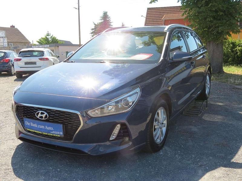 Gebraucht Hyundai i30 120 PS (88 kW) 2017 Blau Kombi