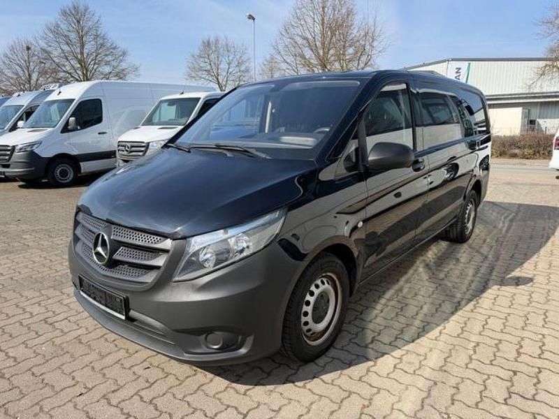Gebraucht Mercedes Vito 114 PS (83 kW) 2016 Obsidianschwarz (metallic) Van
