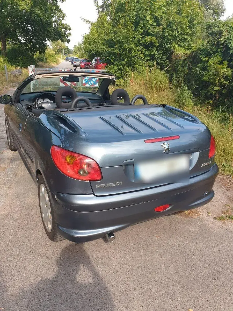 Gebraucht Peugeot 206 CC 109 PS (80 kW) 2006 Silber Cabrio