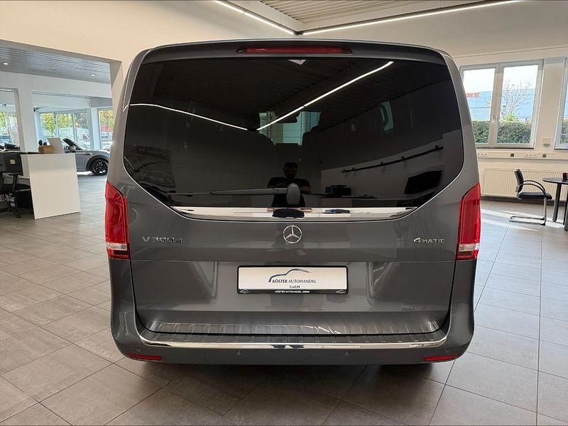 Second-hand Mercedes V300 AMG line 239 CP (175 kW) 2020 Gri Monovolum