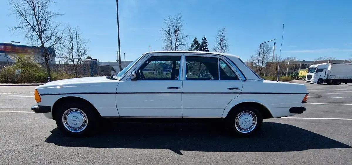 Gebraucht Mercedes 200 109 PS (80 kW) 1983 Weiß Limousine