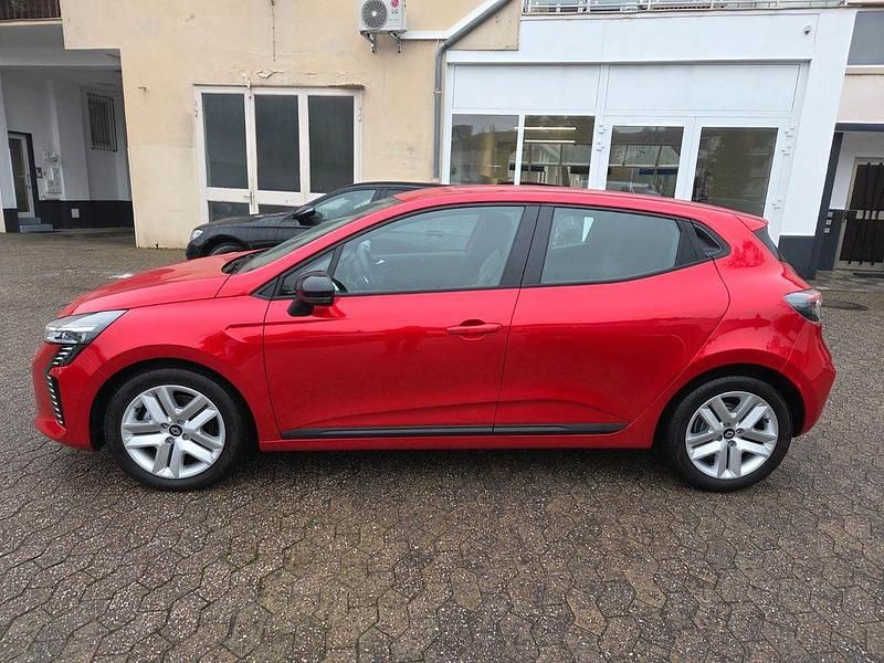 Gebraucht Renault Clio V 143 PS (105 kW) 2024 Rot Limousine