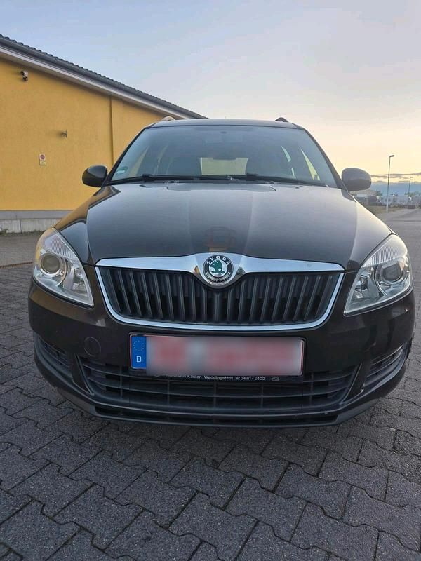 Grau Gebraucht 2011 Skoda Roomster Kombi | 2.300 € (Fairer Preis) - Bild 1/4