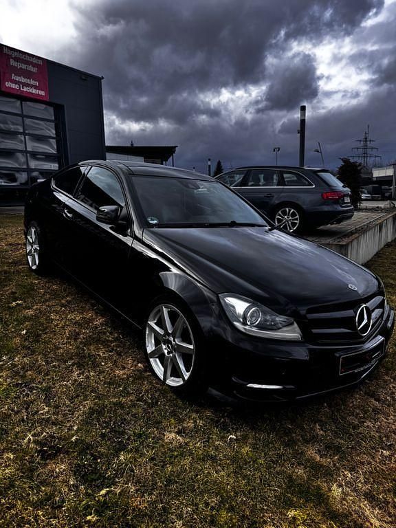 Gebraucht Mercedes C250 204 PS (150 kW) 2012 Schwarz Coupé