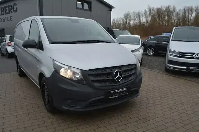 Gebraucht Mercedes Vito 114 PS (83 kW) 2016 Silber Van