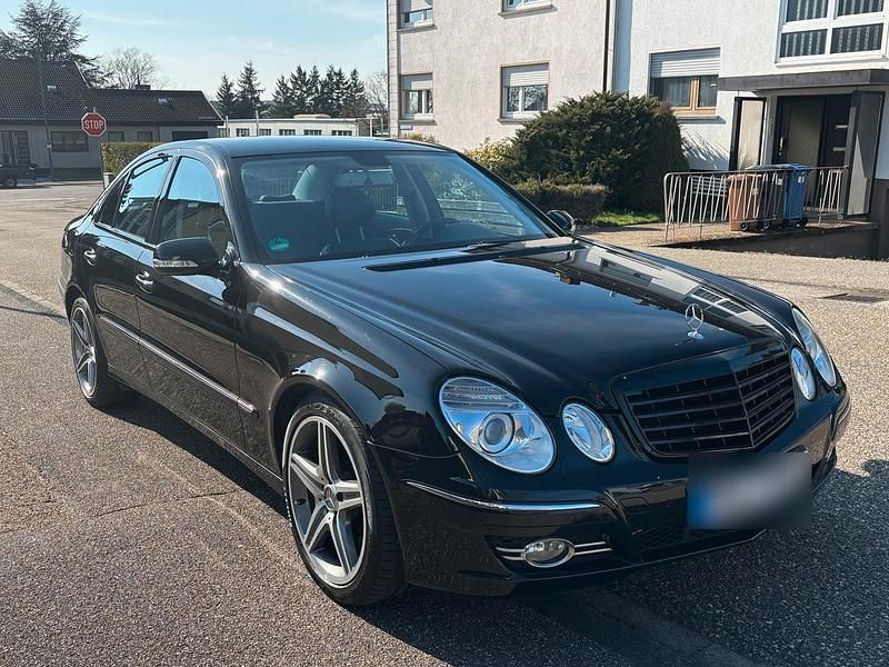 Gebraucht Mercedes E350 272 PS (200 kW) 2008 Schwarz Limousine