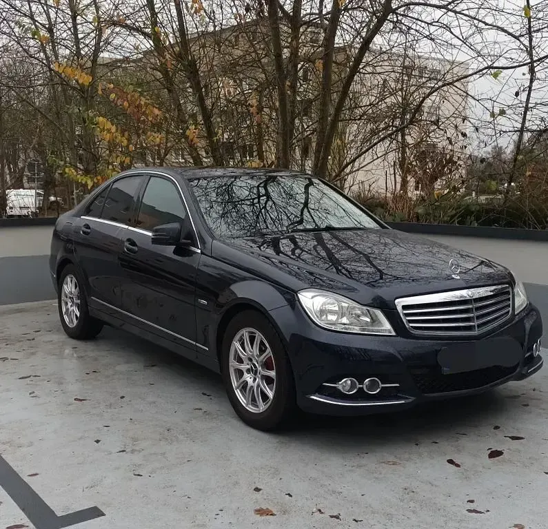 Gebraucht Mercedes C200 Elegance 184 PS (135 kW) 2012 Blau Limousine