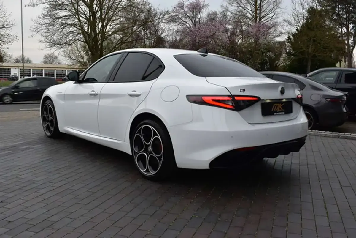 Gebraucht Alfa Romeo Giulia Veloce 280 PS (205 kW) 2024 Bianco banchise, uni Limousine