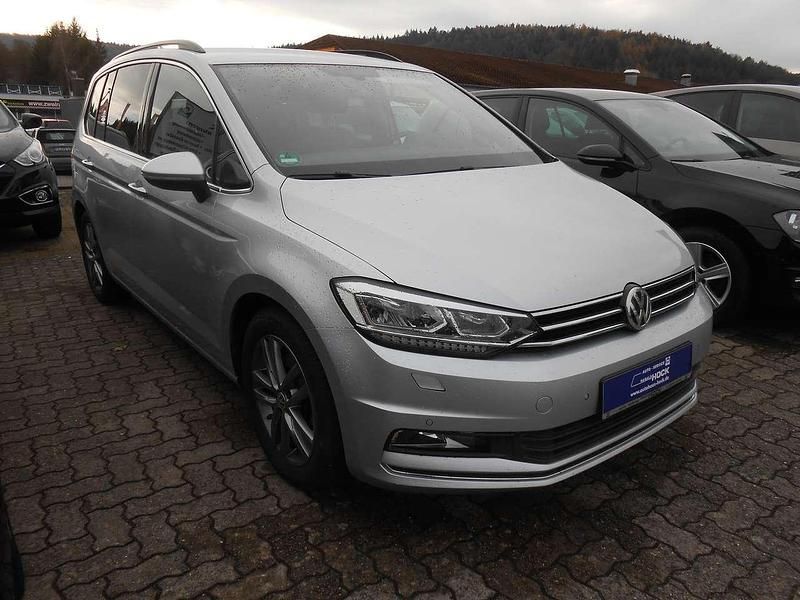 Gebraucht VW Touran 150 PS (110 kW) 2016 Silber Van / Kleinbus
