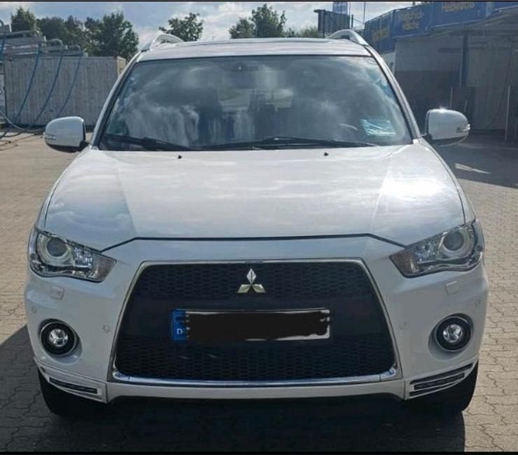 Weiß Gebraucht 2011 Mitsubishi Outlander Edition SUV | 9.500 € (Teuer) - Bild 1/4