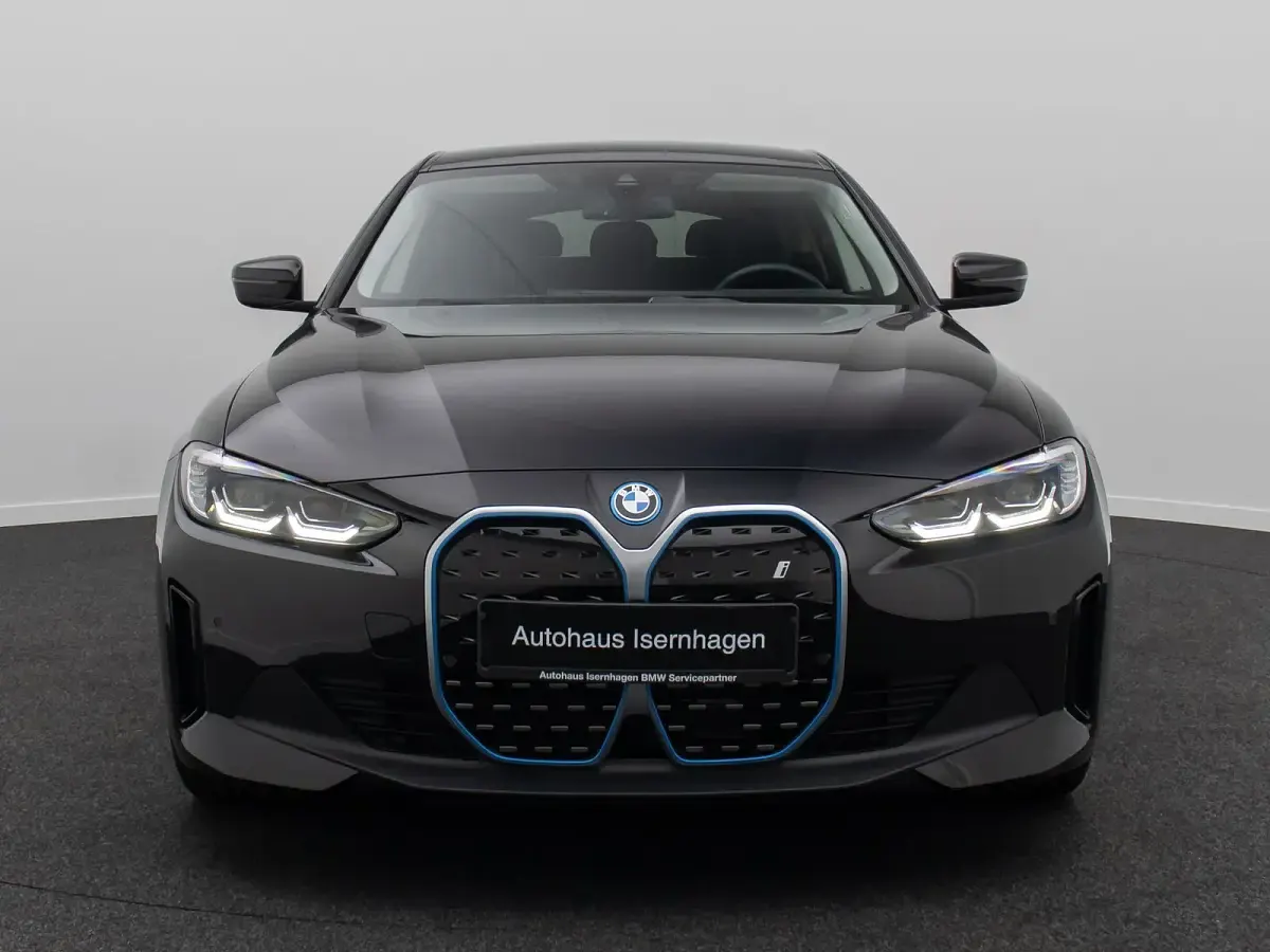 Gebraucht BMW i4 Efficient Dynamics 250 kW (340 PS) 2022 Saphirschwarz475 Limousine
