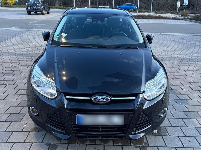 Gebraucht Ford Focus SYNC Edition 125 PS (91 kW) 2014 Schwarz Limousine