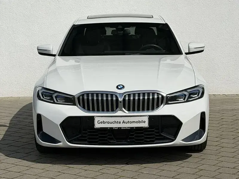 Gebraucht BMW 330e M Sport 292 PS (214 kW) 2025 Weiß Limousine