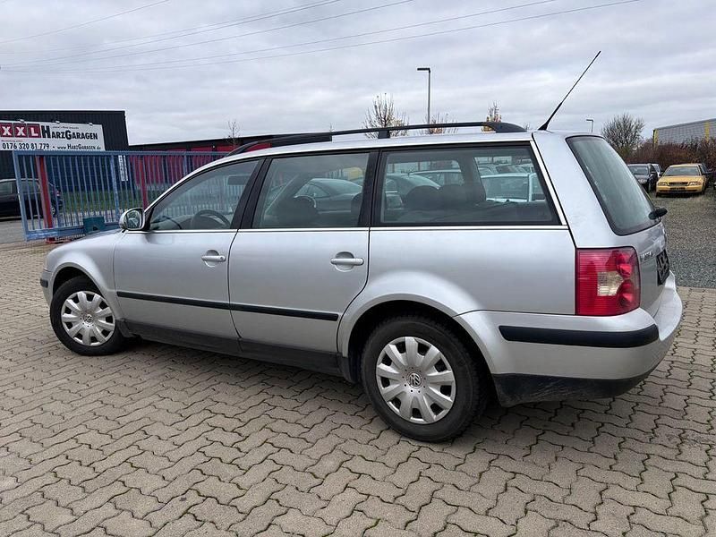 Second-hand VW Passat 131 CP (96 kW) 2004 Argintiu Break