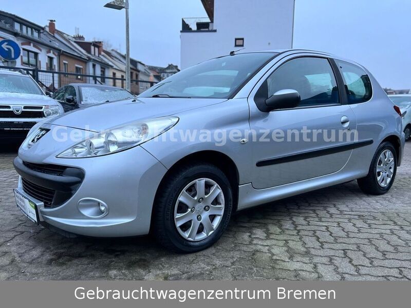 Gebraucht Peugeot 206+ Style 75 PS (55 kW) 2009 Grau Kleinwagen
