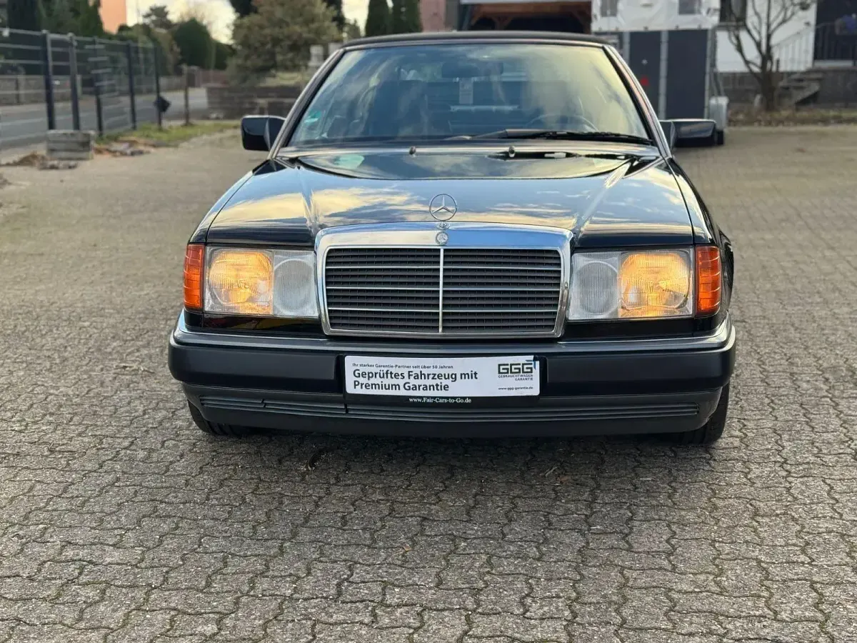 Gebraucht Mercedes E300 Sportline 220 PS (161 kW) 1992 Schwarz Cabrio