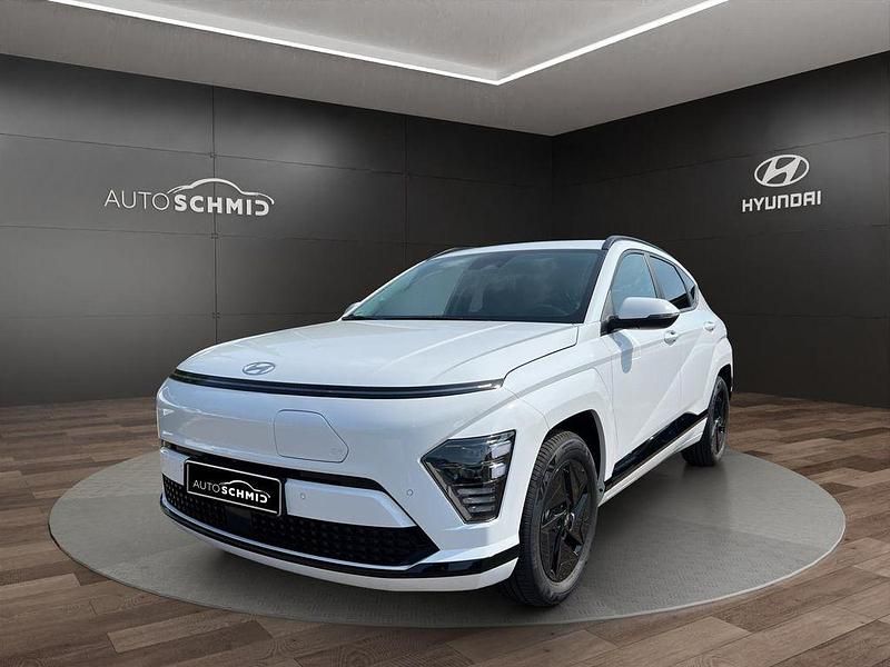 Atlas white / sol Neu 2025 Hyundai Kona Trend SUV | 33.280 € (Fairer Preis) - Bild 1/4