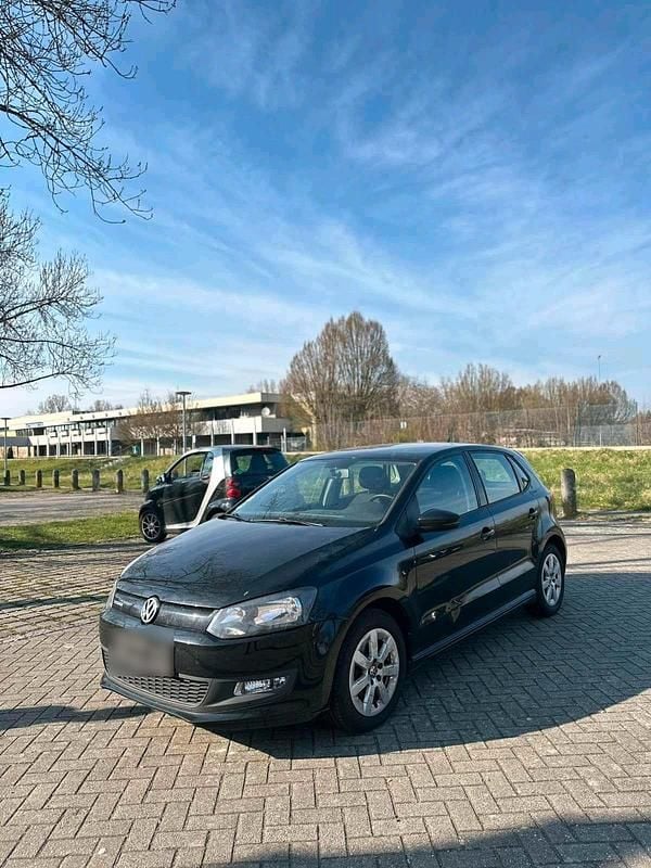Gebraucht VW Polo 75 PS (55 kW) 2014 Schwarz Limousine