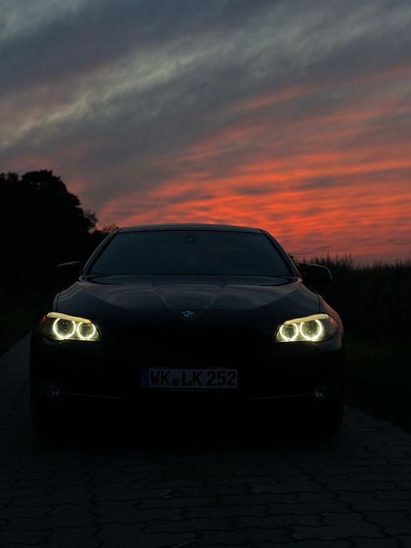 Blau Gebraucht 2010 BMW 528 M Sport Limousine | 11.500 € (Fairer Preis) - Bild 1/4