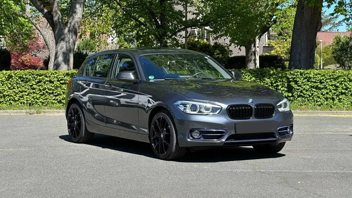 Gebraucht BMW 116 Sport Line 116 PS (85 kW) 2016 Grau Kleinwagen