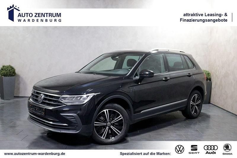 Gebraucht VW Tiguan Active 245 PS (180 kW) 2022 Deep black perleffekt metalli SUV