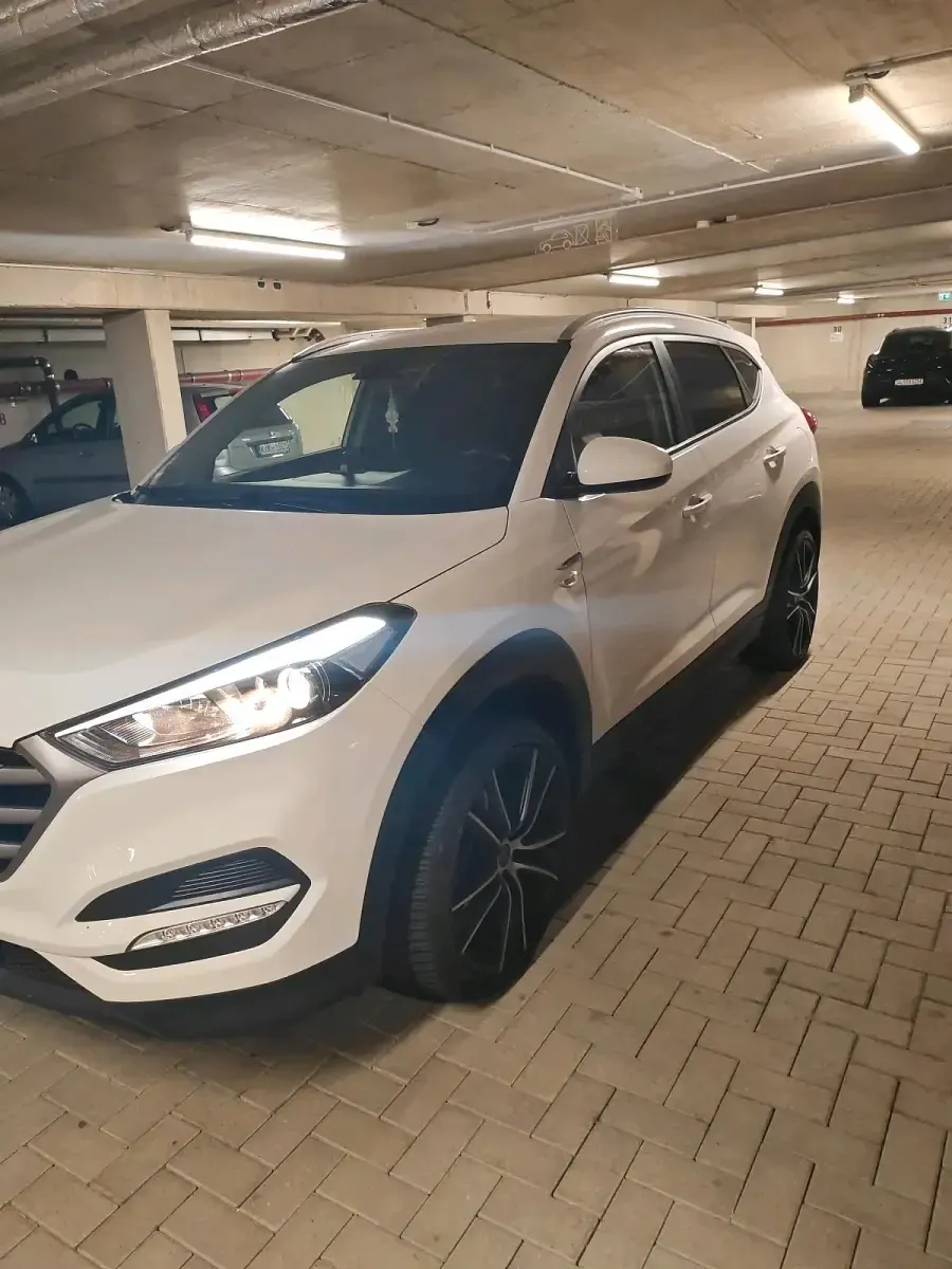 Gebraucht Hyundai Tucson 112 PS (82 kW) 2017 Weiß SUV