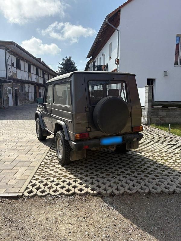 Gebraucht Mercedes 230 126 PS (92 kW) 1992 SUV
