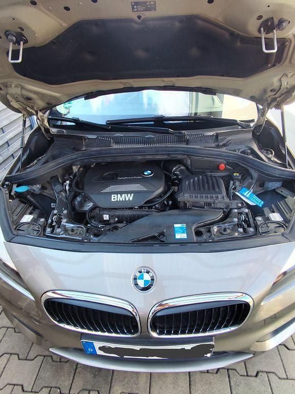 Gebraucht BMW 218 Active Tourer 136 PS (100 kW) 2016 Grau Van / Kleinbus