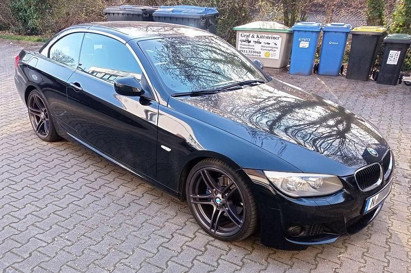 Gebraucht BMW 320 Cabriolet Performance 184 PS (135 kW) 2012 Schwarz Cabrio