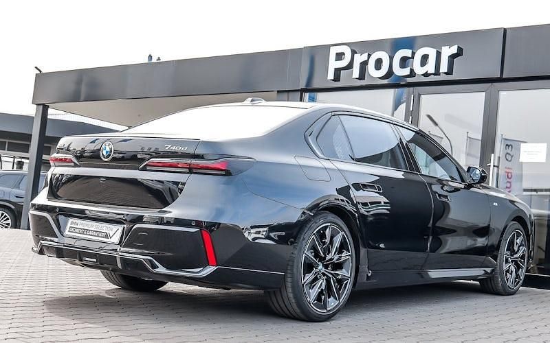 Gebraucht BMW 740 Executive 299 PS (219 kW) 2025 Schwarz Limousine