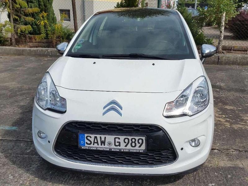Gebraucht Citroën C3 SELECTION 68 PS (50 kW) 2012 Weiß Limousine