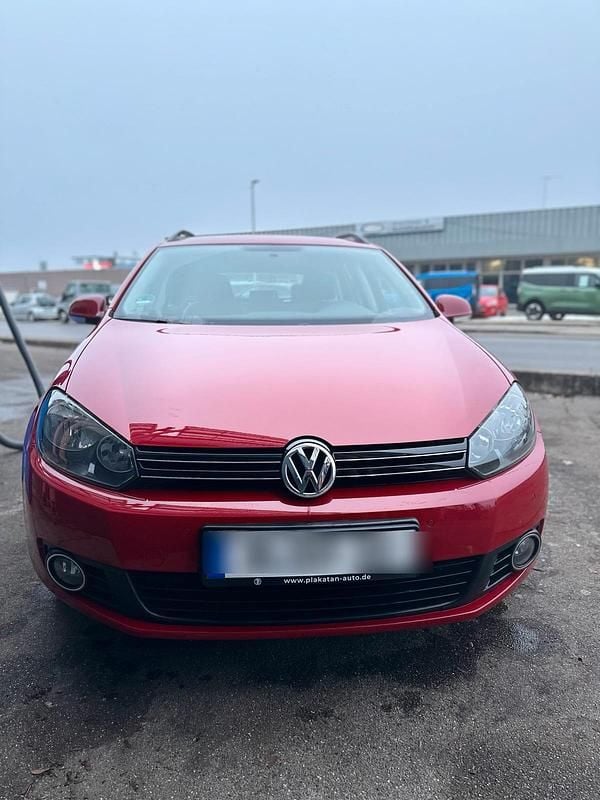 Gebraucht VW Golf V Comfortline 122 PS (89 kW) 2009 Rot Kombi
