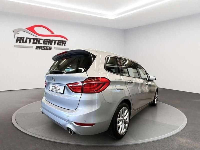 Gebraucht BMW 218 Advantage 150 PS (110 kW) 2020 Glaciersilber Van / Kleinbus