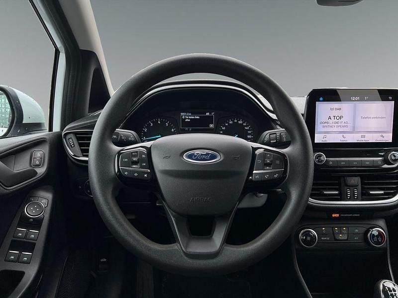 Gebraucht Ford Fiesta Cool & Connect 75 PS (55 kW) 2020 Weiß Kleinwagen
